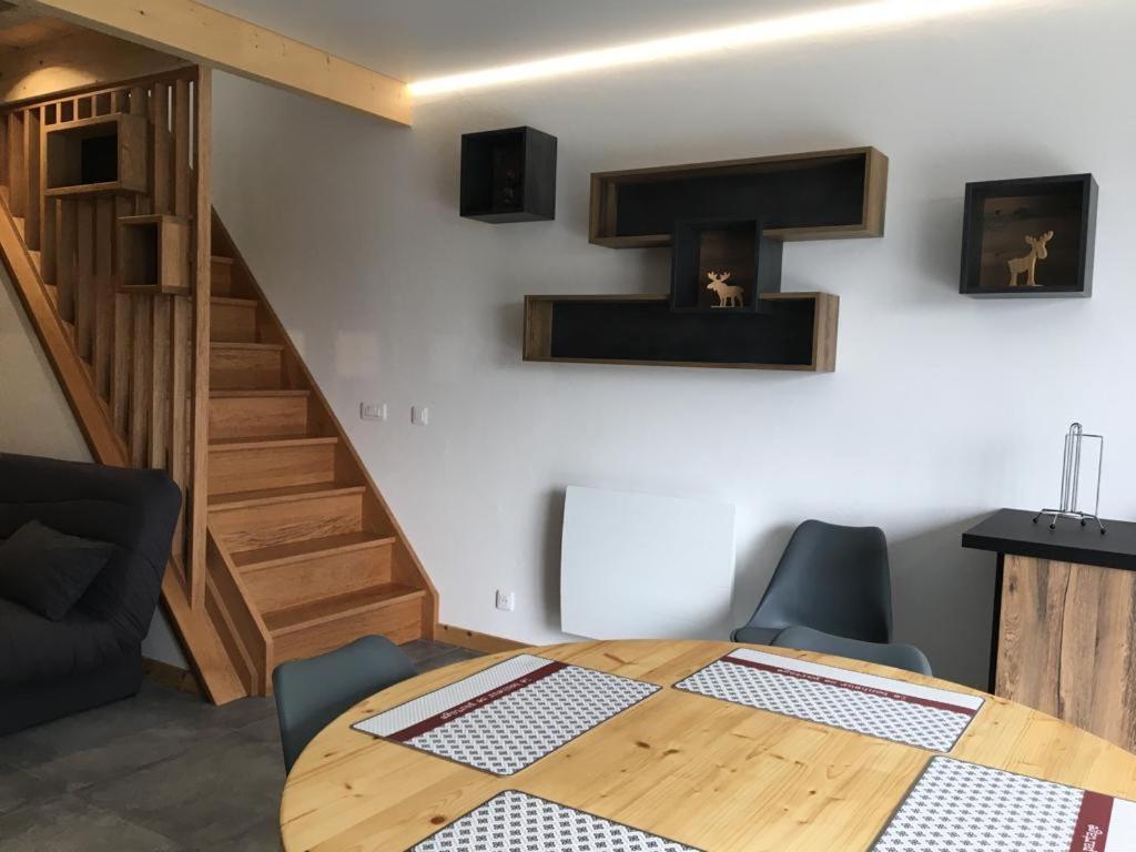 Les Piroulards Apartamento Dompierre-les-Tilleuls Exterior foto